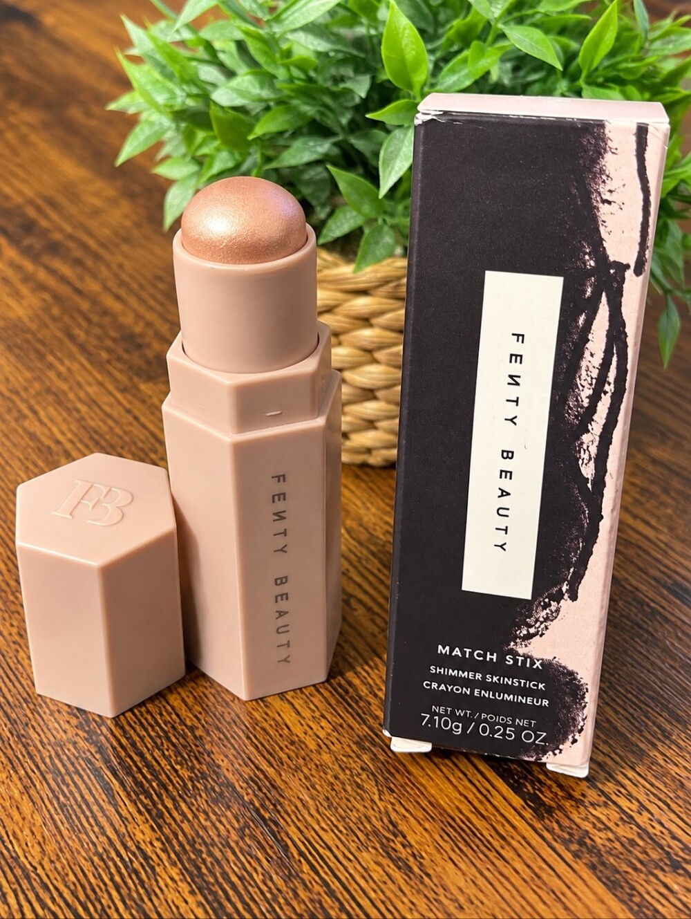 New In Box- Fenty Beauty Match Stix Shimmer Skinstick - I Scream 06- Highlighter